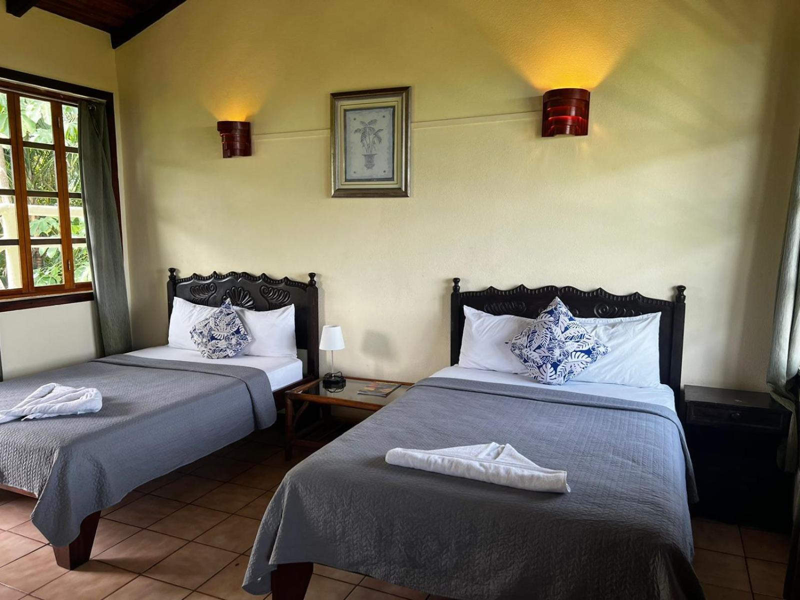 Hotel La Colina Manuel Antonio Exterior foto